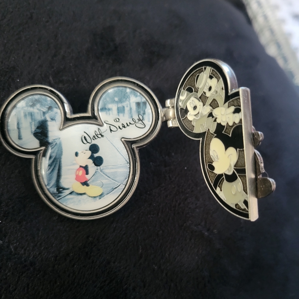 Disney Pins - Picture 5 of 16
